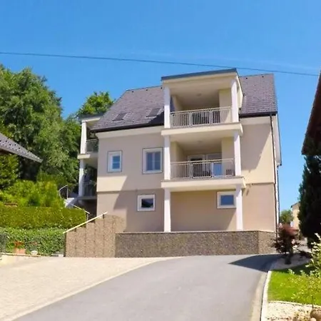 Adlerhorst - Schwalbenhof Farm