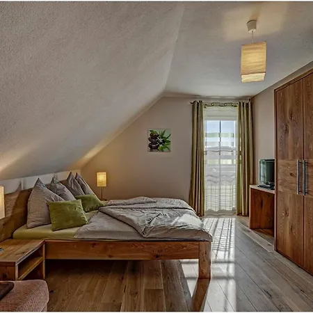 Adlerhorst - Schwalbenhof Farm Apartment