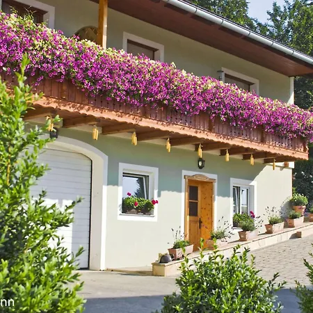 Adlerhorst - Schwalbenhof Farm Apartment *